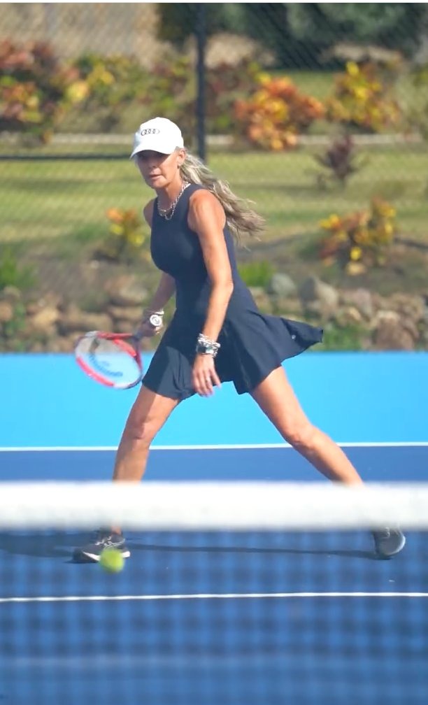 A guest at ease on the Caribbean courts